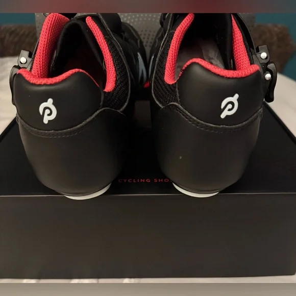 PELOTON CYCLING SHOES - Picture 3 of 14